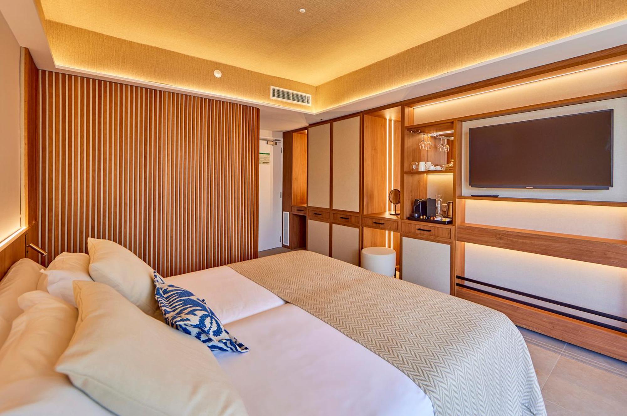 Hotel Universal Grand Leon & 5*